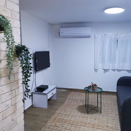 בית בלב הגולן Qaşrīn Exterior foto