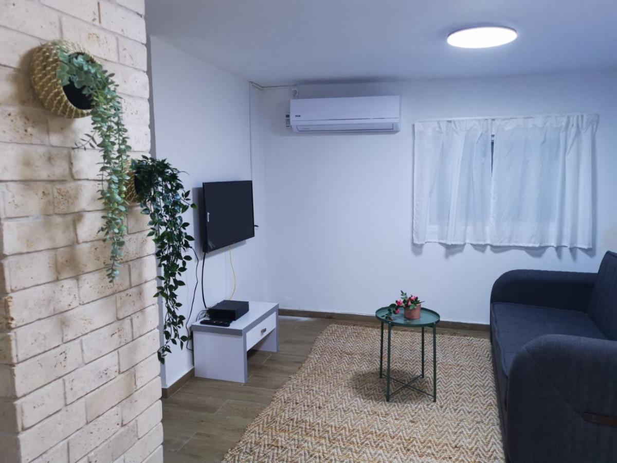 בית בלב הגולן Qaşrīn Exterior foto